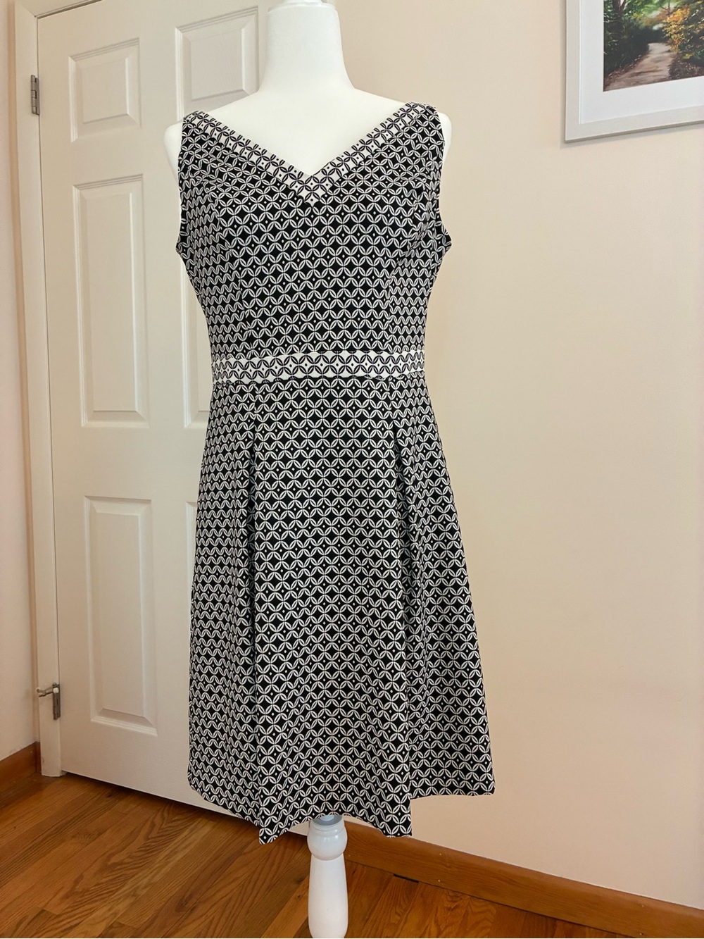 American Living Black and White V-Neck Sleeveless Midi Dress